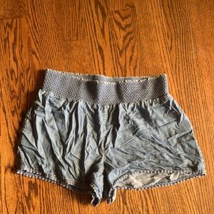 Medium stretchy waist chambray shorts medium